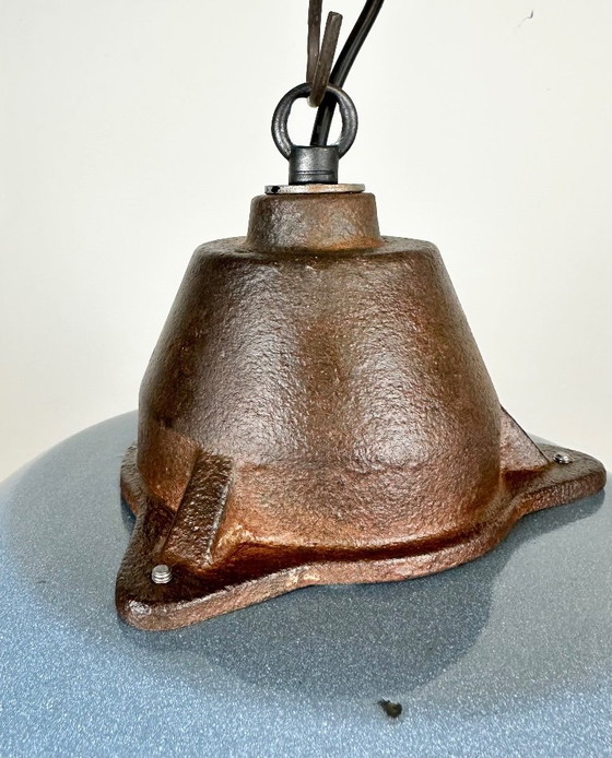 Image 1 of Industrielle graue Emaille- und Gusseisen-Pendelleuchte mit Glasabdeckung, 1960er Jahre