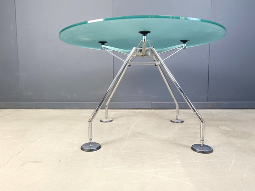 Table d'appoint Nomos vintage par Norman Foster pour Tecno, 1990