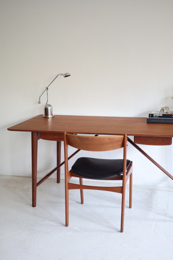 Image 1 of Bureau model 310, Peter Hvidt & Orla Molgaard-Nielsen jaren 50