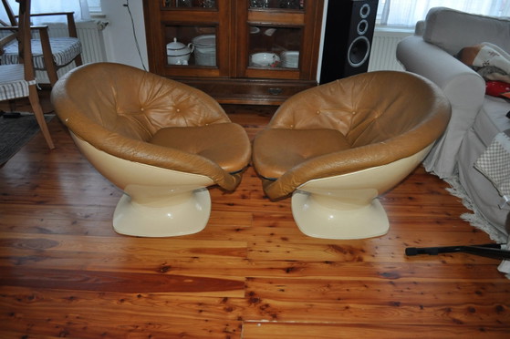 French Plastic Club Chairs by Rapfael Raffel, 1970s, Set of 2 – Armchairs, Fiberglass, Space Age (photo 3 of 7)