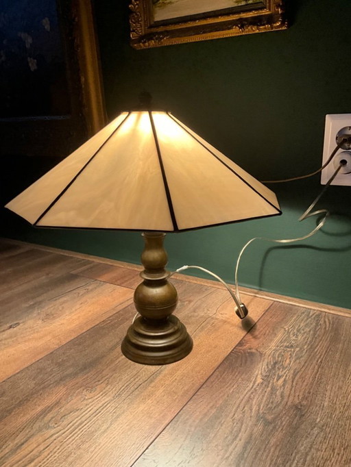 Classic Tiffany style table lamp with an attractive and elegant brass base