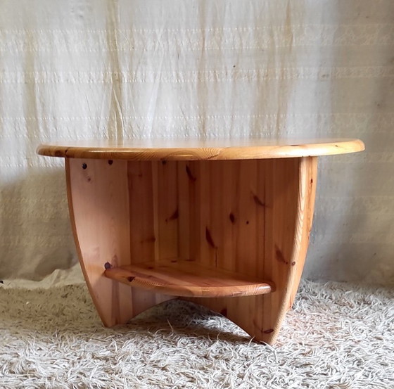 Image 1 of Round coffee table in solid pine - manufacturer BBN (Germany) - 1970s/80s