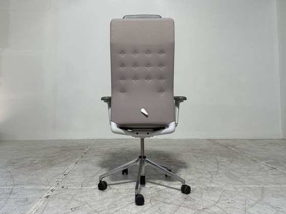 Vitra ID Trim L Chefsessel – Antonio Citterio – Neuwertiger Zustand – Kopfstütze & Aluminium – Bürostühle (photo 4 of 7)