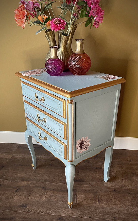 Image 1 of Cómoda verde brillante