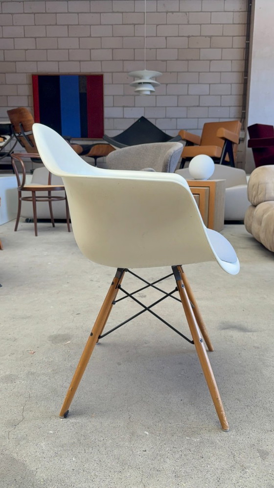 Vitra Eames DAW con cojín incorporado – Sillones, Metal, Plastic (photo 9 of 14)