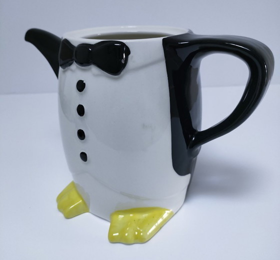 Image 1 of P&K earthenware penguin teapot from the 70s