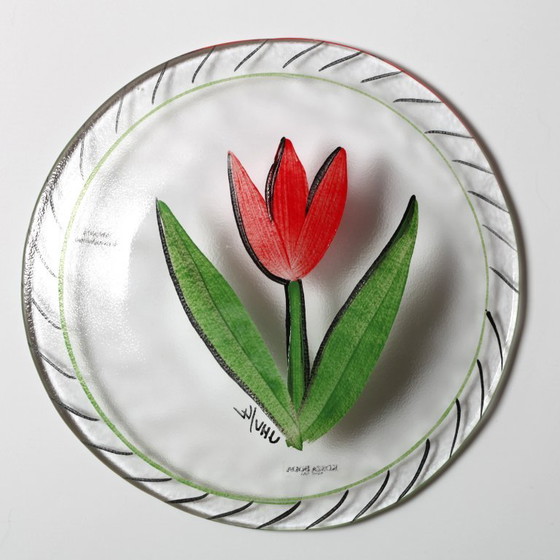 Image 1 of Assiette en verre vintage Kosta Boda : Tulipe rouge Design par Ulrica Hydman Vallien