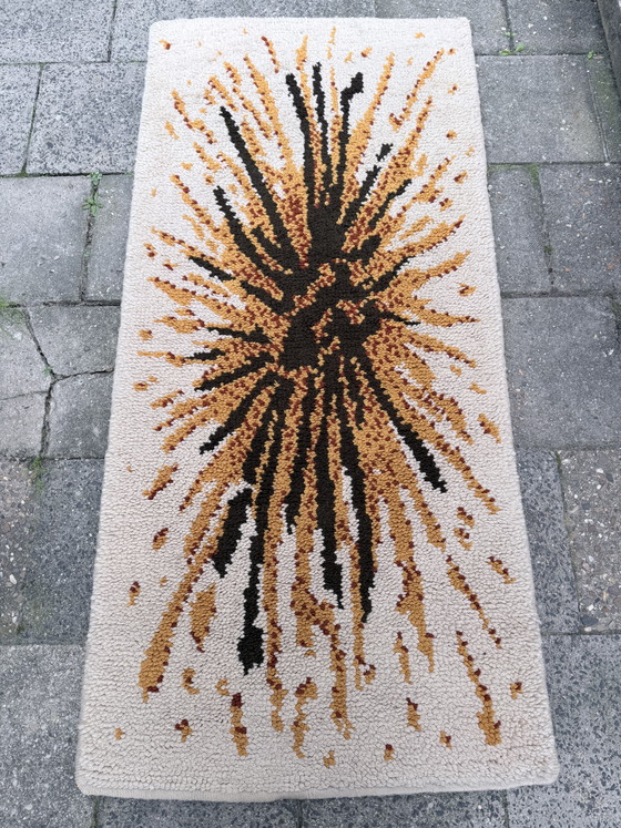 Tappeto Vintage Anni '70 Grafico Raggi di Sole – Ocra, Nero & Crema – Oggetti decorativi, Wool (photo 12 of 12)