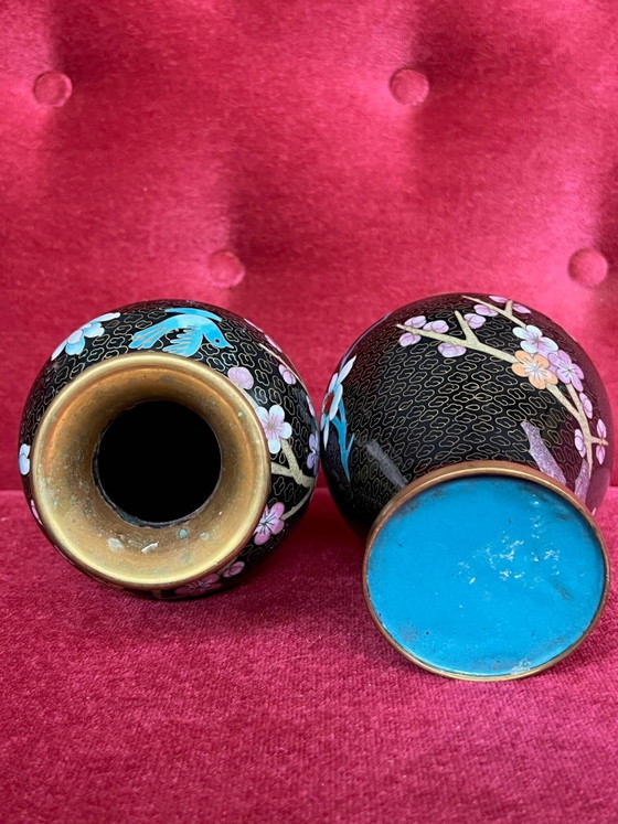 Pair of cloisonné vases. – Bronze (photo 4 of 5)