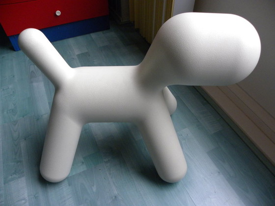 Magis Puppy, Design Sculpture by Eero Aarnio – Plastic (photo 2 of 15)
