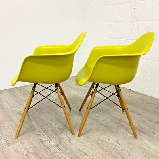 Image 1 of Una coppia di autentiche sedie Charles Eames Daw per Vitra