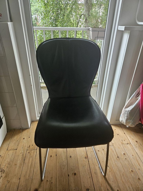 Image 1 of 6 chaises Bert Plantagie en cuir noir - enlèvement jusqu'au 28 juillet