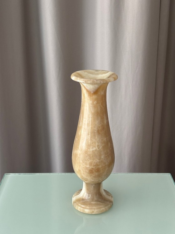 Grand vase vintage sculpté dans du marbre onyx naturel massif. – Stone (photo 8 of 11)