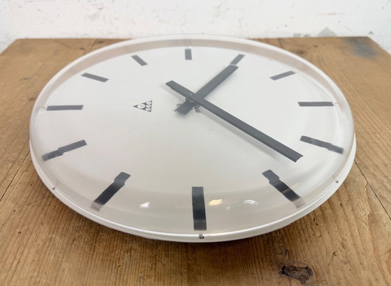 Image 1 of Horloge murale de bureau vintage de Pragotron, années 1980