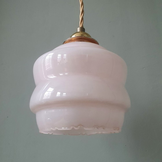 Image 1 of Vintage Franse Hanglamp - Rose Opaline Glas Met Decoratierand