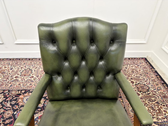 Silla de oficina Chesterfield inglesa verde – Sillas de oficina, Leather, Wood (photo 5 of 7)