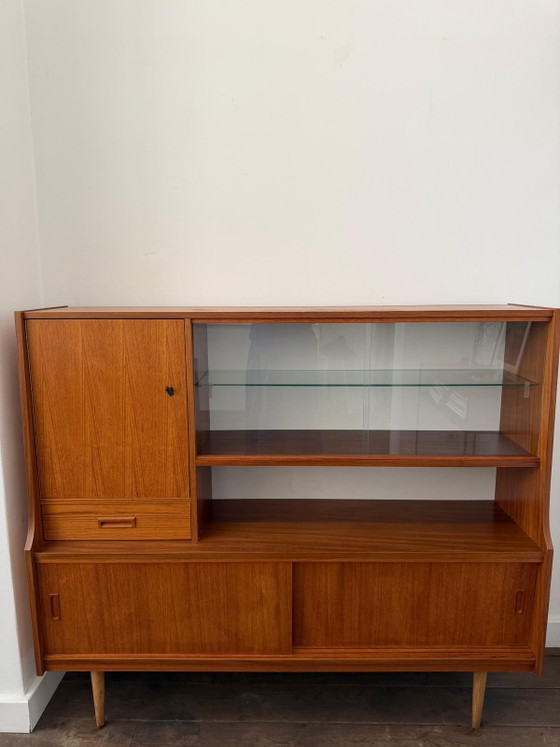 Credenza di metà secolo, design danese – Credenze alte, Wood, Glass (photo 11 of 12)