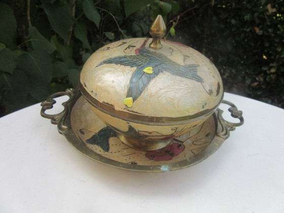 Messing und emaillierte Deckelschale und passende Servierplatte im Jugendstil – Schalen, Brass (photo 9 of 13)