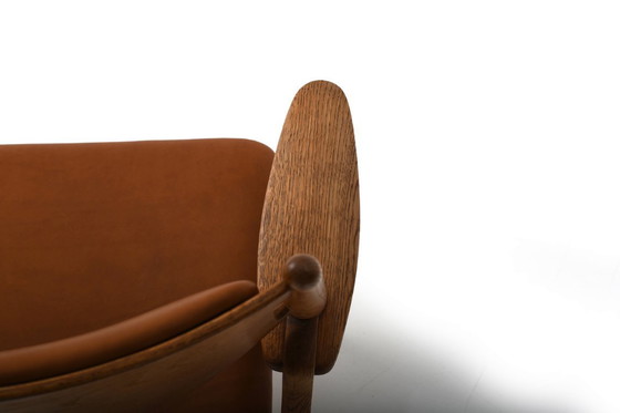 Image 1 of Par de sillones CH-28 de roble de la primera generación, diseñados por Hans J. Wegner.