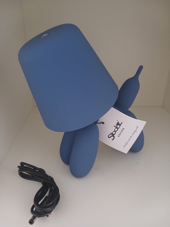 Stoobz Balloon Dog Table Lamp – Metal, Plastic (photo 3 of 5)
