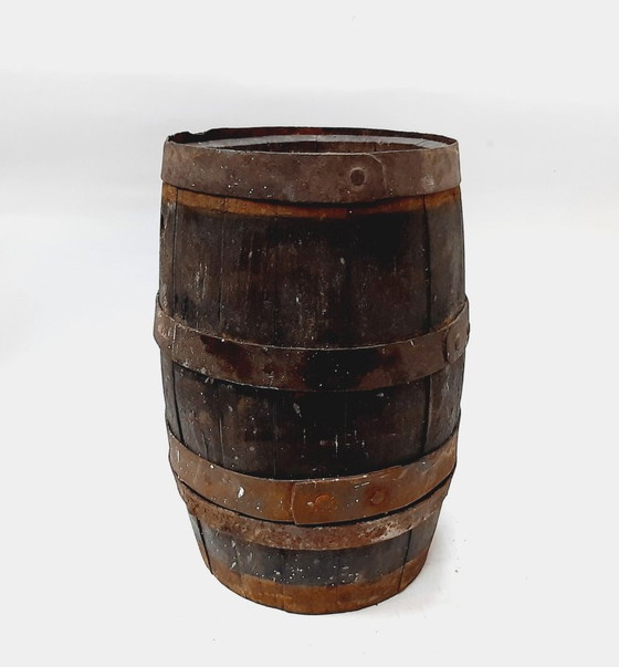Image 1 of Barril de madera antiguo