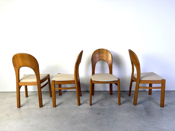 Sedie da pranzo danesi vintage in rovere, set di 4 - anni '70 – Legno, Skai (photo 8 of 10)