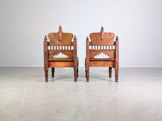 Image 1 of Ensemble de 2 fauteuils de salon indiens, fauteuils Art déco sculptés à la main