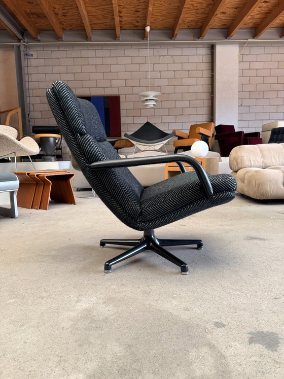 Artifort F154 fauteuil by Geoffrey D. Harcourt – Metal, Plastic (photo 3 of 15)