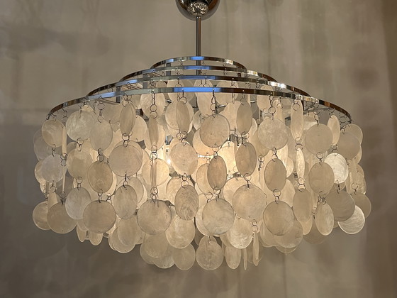 Image 1 of Suspension vintage en nacre et opaline, lustre