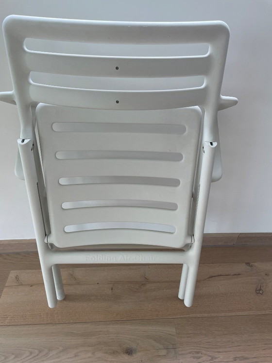 Image 1 of Silla plegable inflable Magis blanca con reposabrazos