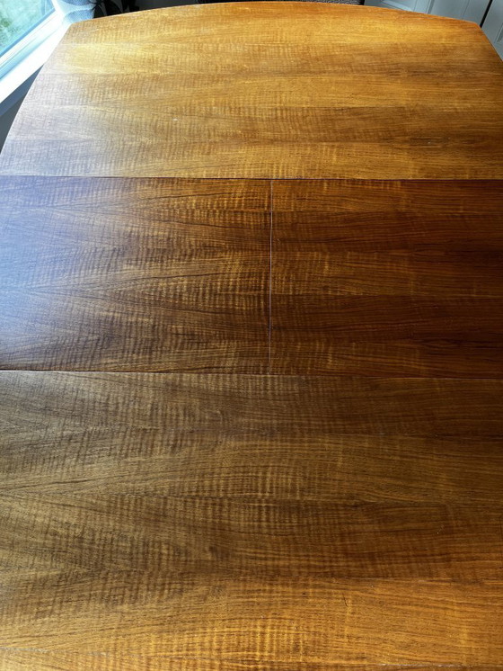 Image 1 of Vierkante uitschuifbare vintage eettafel met ronde vormen