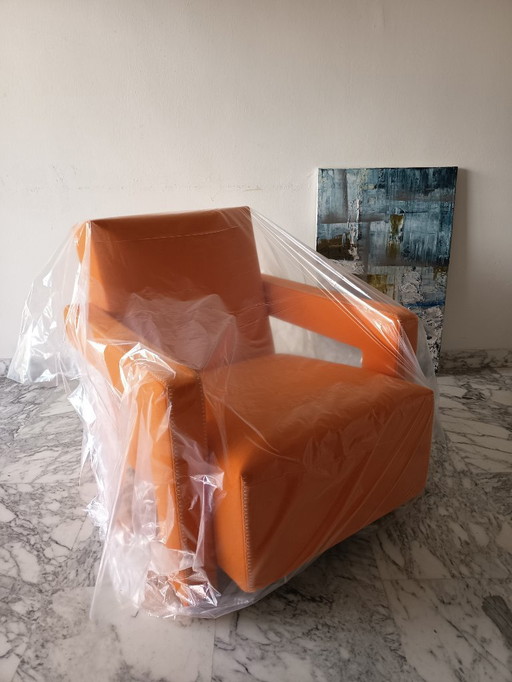 CASSINA Utrecht 637 armchair in Kvadrat Wool Orange 13L by Gerrit Thomas Rietveld
