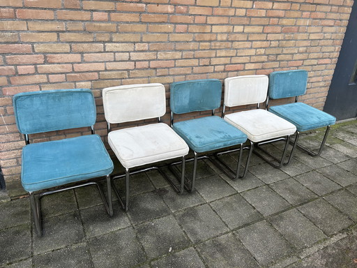 5 Chaises en tissu nervuré avec structure tubulaire chromée