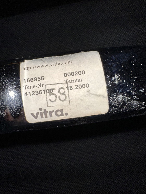 Image 1 of 6 Vitra Eamesstoelen