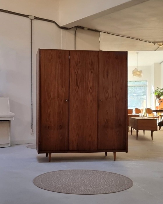 Image 1 of Mid Century kast