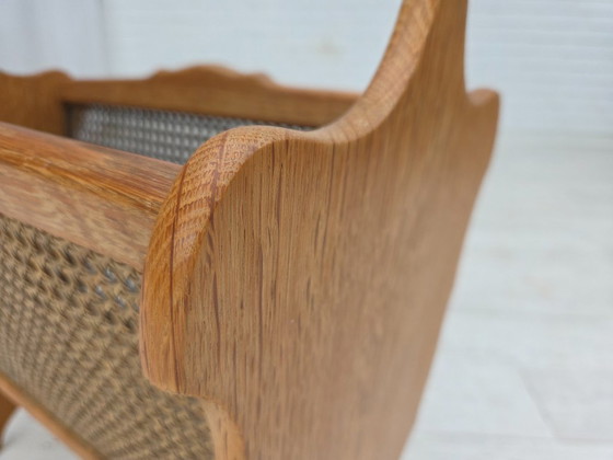 Image 1 of Anni '70, portagiornali danese, legno massiccio di quercia, rete per mobili.