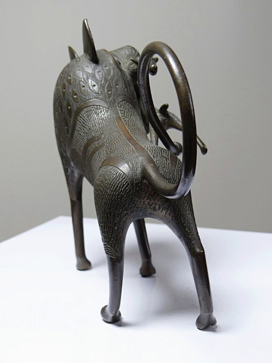 Image 1 of Leone di bronzo, iena, bestia del Benin Dahomey Cotonou vintage/antico