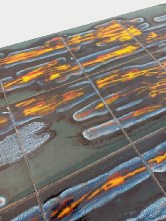 Image 1 of Vintage salontafel uit de jaren 60 en 70 van keramiek, verchroomd metaal en hout.