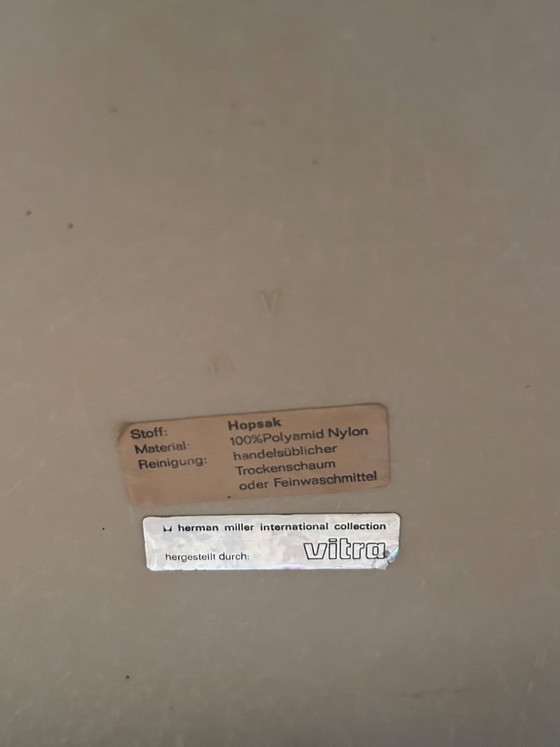 Bellissima poltrona a secchiello vintage Eames PAC di Vitra – Sedie da ufficio, Textile, Aluminium (photo 11 of 11)