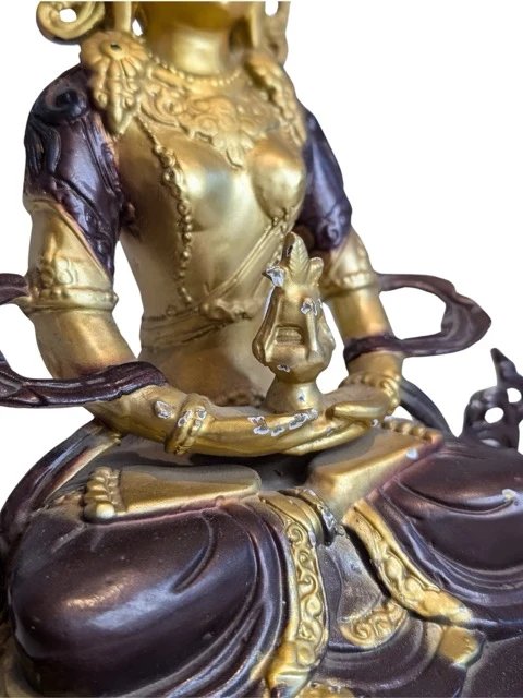 Tara Statue – Vergoldete Bronzefarbene Moderne Dekorative Bildhauerei (photo 11 of 13)