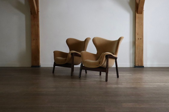 Image 1 of Paar skulpturale Lounge-Sessel im Midcentury-Modern-Stil aus Mohair und Holz, Italien, 1950er Jahre