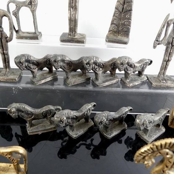 Image 1 of Pièces d'échecs minoennes en métal, conçues par Christoferus Sklavenitis, hauteur 14 cm
