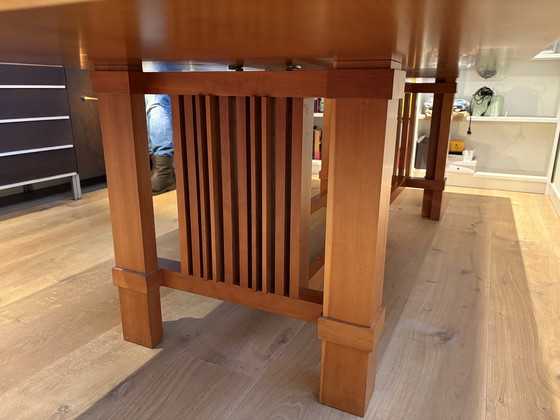 Image 1 of Cassina 608 Talisien 2 Tafel Ontwerp Frank Lloyd Wright