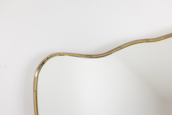 Image 1 of Specchio con cornice in ottone dorato. Anni '80.