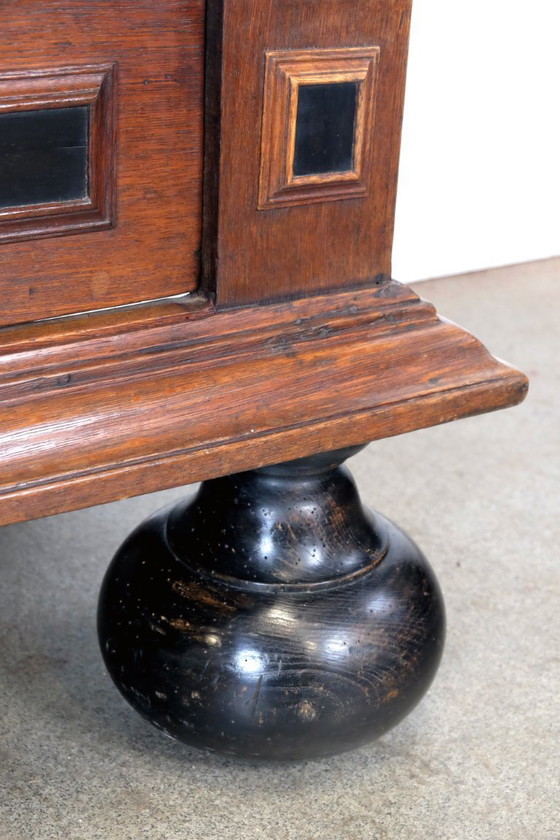 Image 1 of 18de eeuwse Hollandse Kussenkast / Dutch 18th century Kussenkast