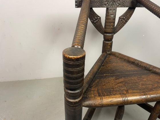 Zeldzame Ethiopische Gurage Hoofdmanstoel, handgesneden hardhout, ca. jaren 30. – Eetkamerstoelen, Wood (photo 9 of 17)