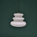Lampe suspendue vintage par Peill et Putzler, Allemagne, 1960. Modèle AH 1. Verre à lait / verre opalin. Blanc.