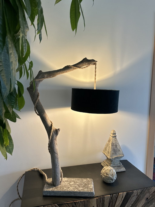 Lampe de chevet en bois flotté