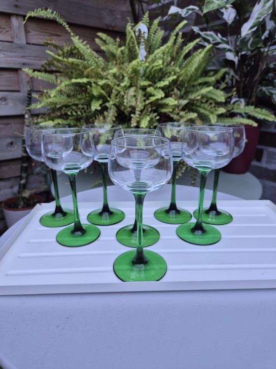 Ensemble de 8 verres à vin Luminarc Vintage à pieds verts – Verres et carafes, Glass (photo 9 of 15)