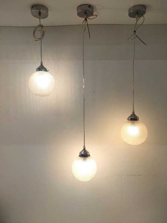 Image 1 of Set of pendant lights with 3 glass globe bulbs